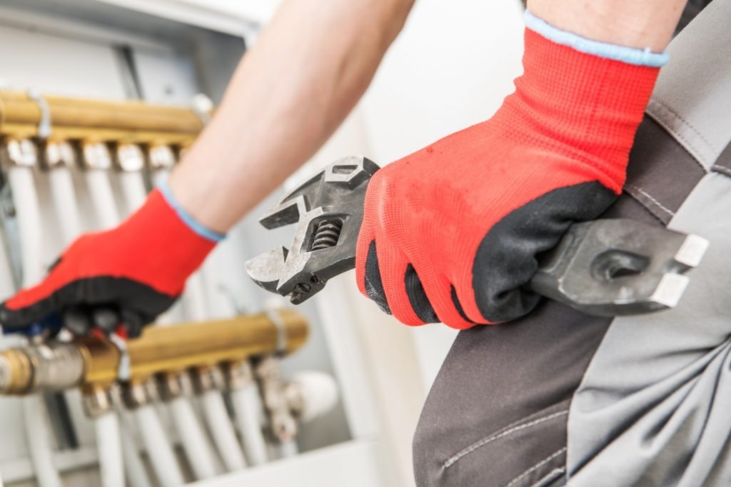 technician repairs heating 1024x682 1